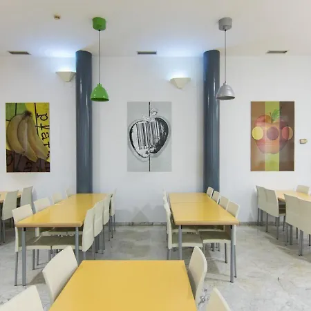 Inturjoven Hostel *
